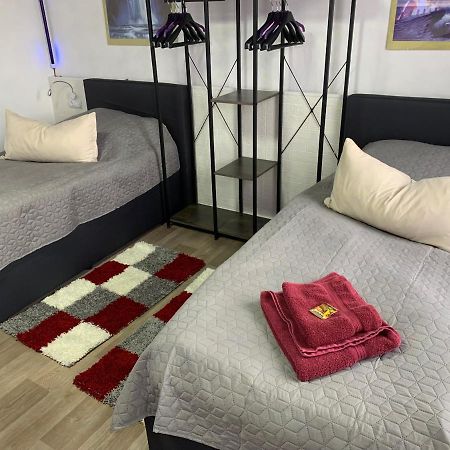 Best-Preis -Gold Suite- Mit Netflix, Self-Check-In, Ebike Ladestation, Fahrradraum, Wlan, Netflix Und Massagesessel - Direkt Am Elberadweg Im Herzen Von วิทเทนเบิร์ก ภายนอก รูปภาพ