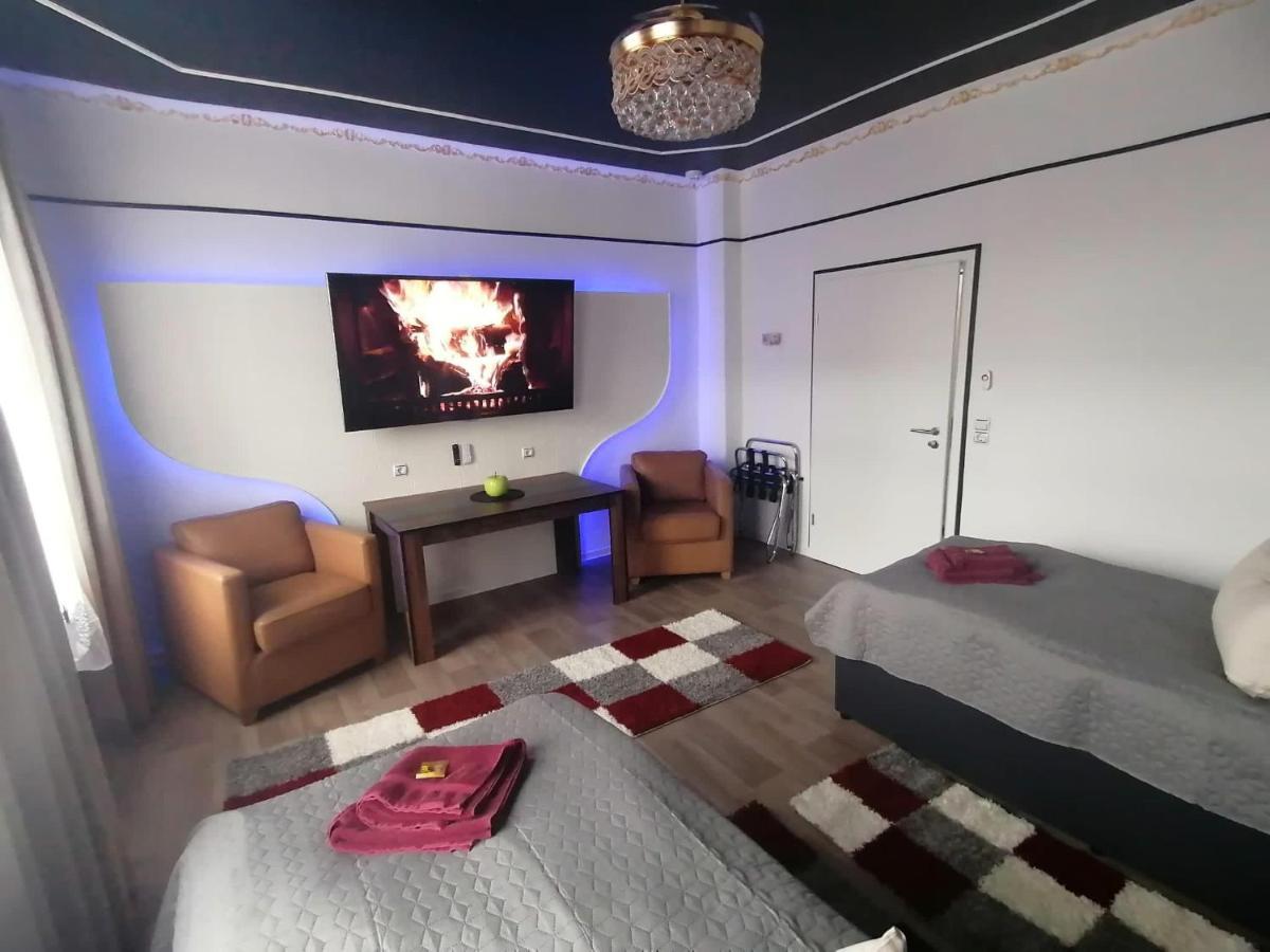 Best-Preis -Gold Suite- Mit Netflix, Self-Check-In, Ebike Ladestation, Fahrradraum, Wlan, Netflix Und Massagesessel - Direkt Am Elberadweg Im Herzen Von วิทเทนเบิร์ก ภายนอก รูปภาพ