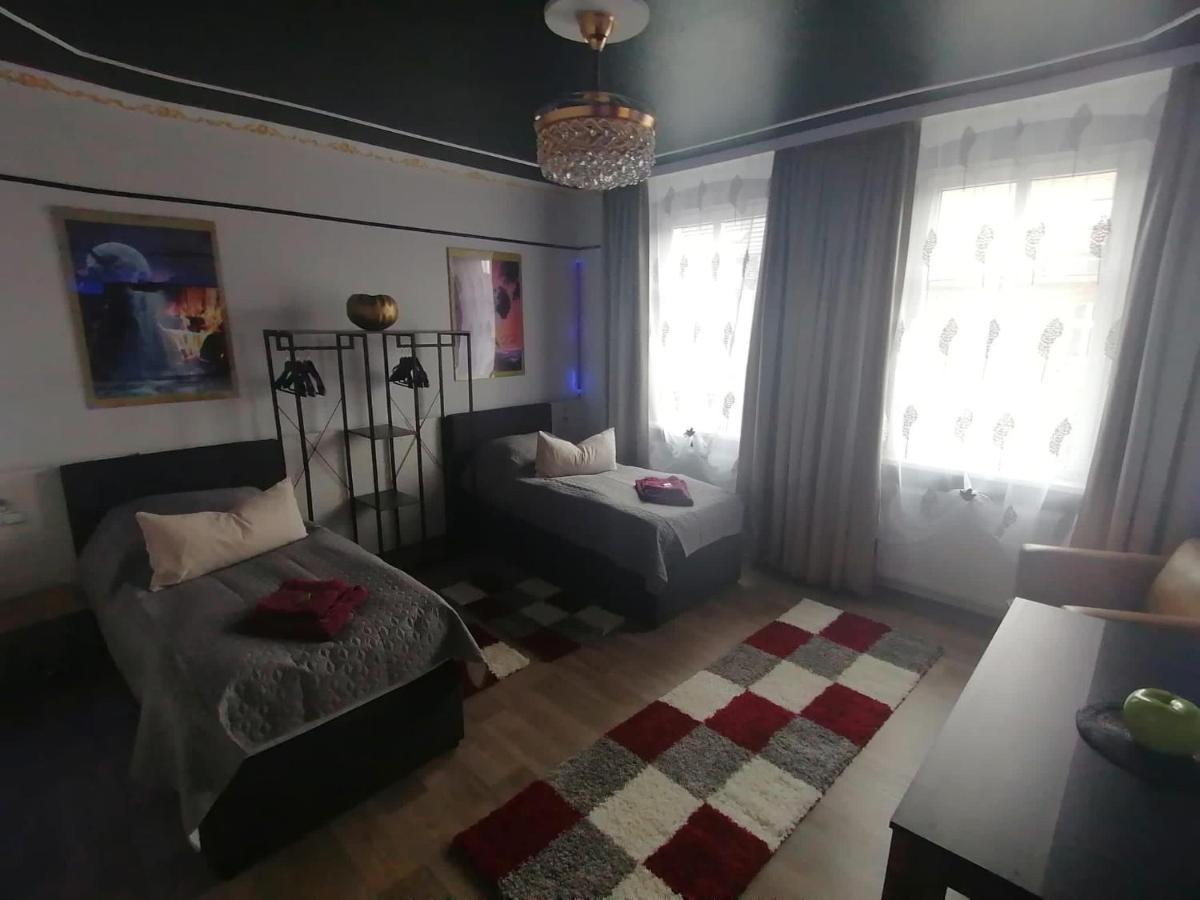Best-Preis -Gold Suite- Mit Netflix, Self-Check-In, Ebike Ladestation, Fahrradraum, Wlan, Netflix Und Massagesessel - Direkt Am Elberadweg Im Herzen Von วิทเทนเบิร์ก ภายนอก รูปภาพ