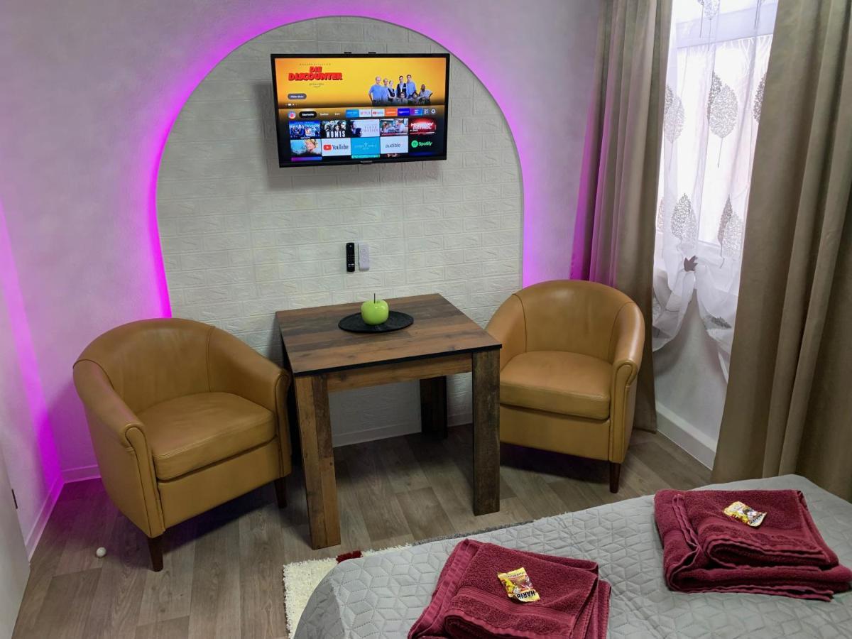 Best-Preis -Gold Suite- Mit Netflix, Self-Check-In, Ebike Ladestation, Fahrradraum, Wlan, Netflix Und Massagesessel - Direkt Am Elberadweg Im Herzen Von วิทเทนเบิร์ก ภายนอก รูปภาพ
