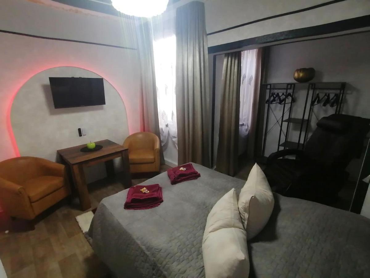 Best-Preis -Gold Suite- Mit Netflix, Self-Check-In, Ebike Ladestation, Fahrradraum, Wlan, Netflix Und Massagesessel - Direkt Am Elberadweg Im Herzen Von วิทเทนเบิร์ก ภายนอก รูปภาพ