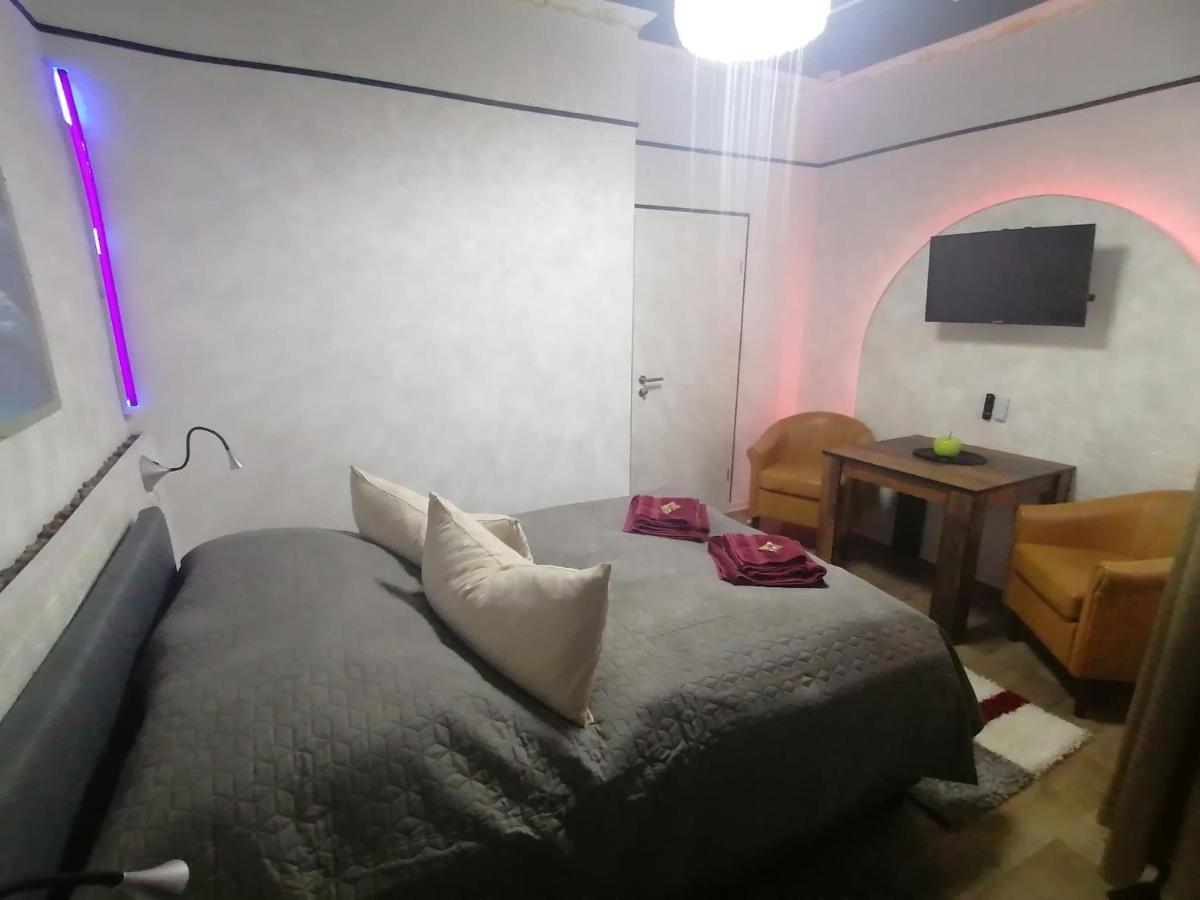 Best-Preis -Gold Suite- Mit Netflix, Self-Check-In, Ebike Ladestation, Fahrradraum, Wlan, Netflix Und Massagesessel - Direkt Am Elberadweg Im Herzen Von วิทเทนเบิร์ก ภายนอก รูปภาพ
