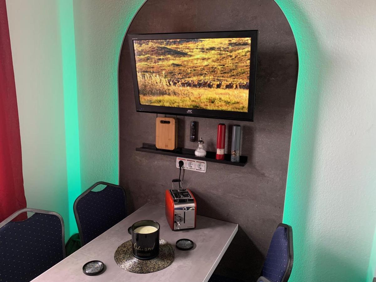 Best-Preis -Gold Suite- Mit Netflix, Self-Check-In, Ebike Ladestation, Fahrradraum, Wlan, Netflix Und Massagesessel - Direkt Am Elberadweg Im Herzen Von วิทเทนเบิร์ก ภายนอก รูปภาพ