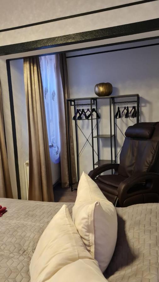 Best-Preis -Gold Suite- Mit Netflix, Self-Check-In, Ebike Ladestation, Fahrradraum, Wlan, Netflix Und Massagesessel - Direkt Am Elberadweg Im Herzen Von วิทเทนเบิร์ก ภายนอก รูปภาพ