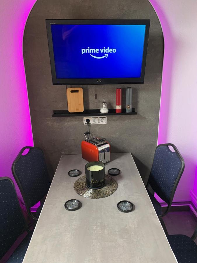 Best-Preis -Gold Suite- Mit Netflix, Self-Check-In, Ebike Ladestation, Fahrradraum, Wlan, Netflix Und Massagesessel - Direkt Am Elberadweg Im Herzen Von วิทเทนเบิร์ก ภายนอก รูปภาพ