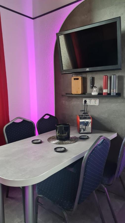 Best-Preis -Gold Suite- Mit Netflix, Self-Check-In, Ebike Ladestation, Fahrradraum, Wlan, Netflix Und Massagesessel - Direkt Am Elberadweg Im Herzen Von วิทเทนเบิร์ก ภายนอก รูปภาพ