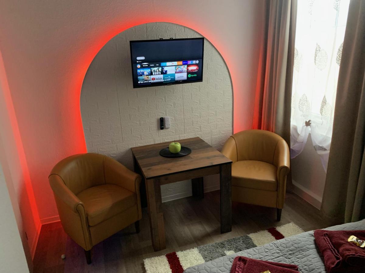 Best-Preis -Gold Suite- Mit Netflix, Self-Check-In, Ebike Ladestation, Fahrradraum, Wlan, Netflix Und Massagesessel - Direkt Am Elberadweg Im Herzen Von วิทเทนเบิร์ก ภายนอก รูปภาพ