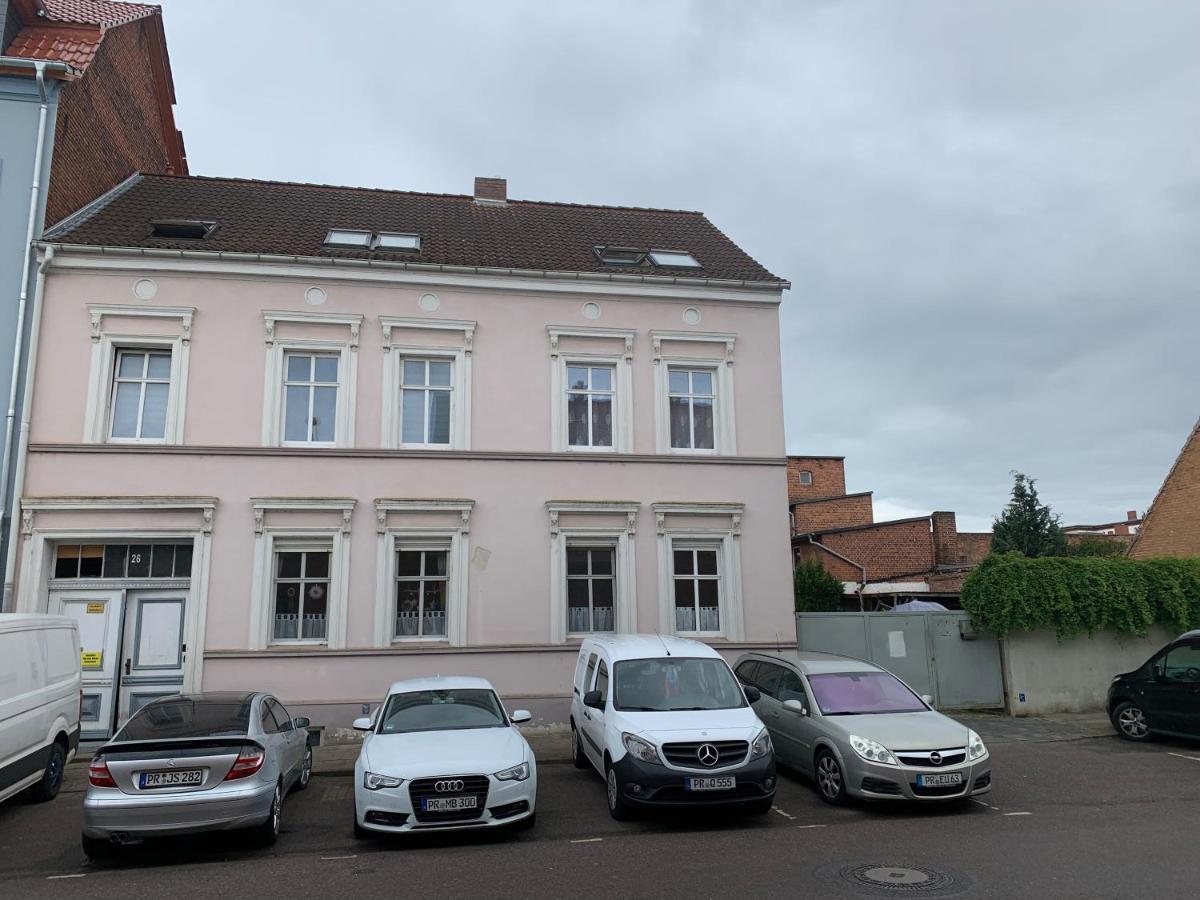 Best-Preis -Gold Suite- Mit Netflix, Self-Check-In, Ebike Ladestation, Fahrradraum, Wlan, Netflix Und Massagesessel - Direkt Am Elberadweg Im Herzen Von วิทเทนเบิร์ก ภายนอก รูปภาพ
