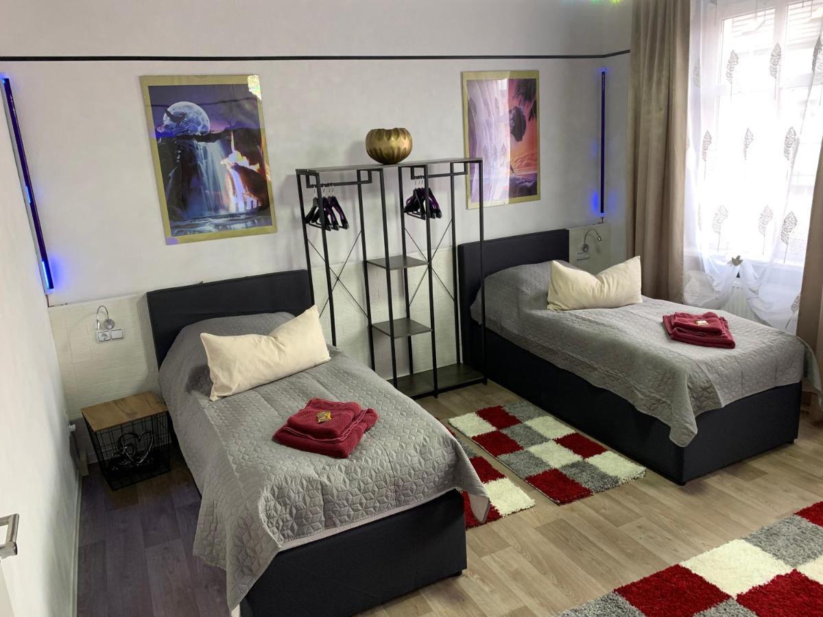 Best-Preis -Gold Suite- Mit Netflix, Self-Check-In, Ebike Ladestation, Fahrradraum, Wlan, Netflix Und Massagesessel - Direkt Am Elberadweg Im Herzen Von วิทเทนเบิร์ก ภายนอก รูปภาพ