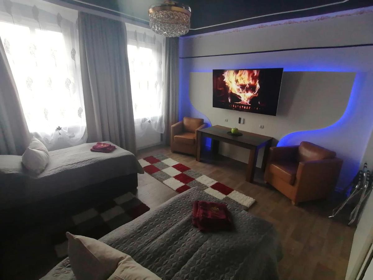 Best-Preis -Gold Suite- Mit Netflix, Self-Check-In, Ebike Ladestation, Fahrradraum, Wlan, Netflix Und Massagesessel - Direkt Am Elberadweg Im Herzen Von วิทเทนเบิร์ก ภายนอก รูปภาพ